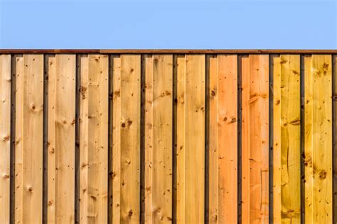 Timber Fence Staining: A DIY Guide for a Beautiful Finish - balustradellc