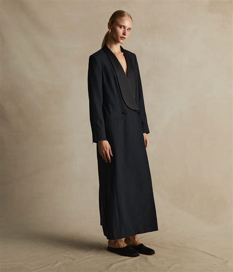 Timeless wardrobe staples the 'RUSSH' team reach for every time - balustradellc