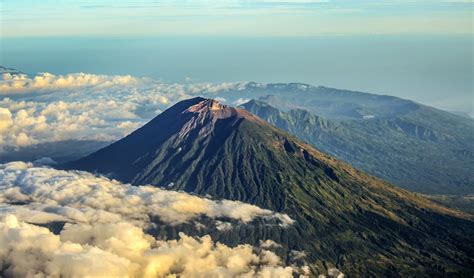 Tinggi Gunung Agung Bali - balustradellc