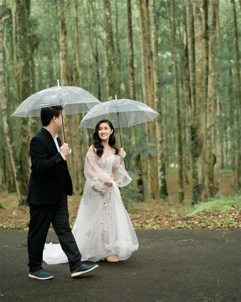 Tips Aman Mengambil Foto Prewedding Outdoor dan Properti yang Bisa ... - balustradellc