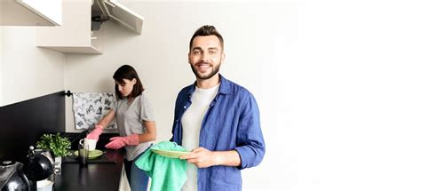 Tips Berbagi Tugas Rumah Tangga Agar Ibu Tetap Waras - balustradellc