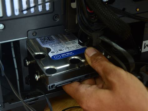 Tips cara pasang HDD dan SSD di komputer Anda - balustradellc