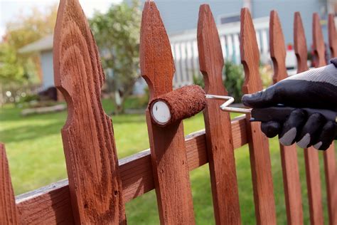 Tips for Staining a Fence - The Family Handyman - balustradellc