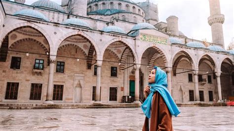 Tips for Visiting Mosques in Turkey: Dress Code and Etiquette - balustradellc