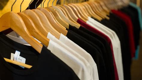 Tips Grosir Baju Murah: Strategi Cerdas Dapat Barang Berkualitas - balustradellc