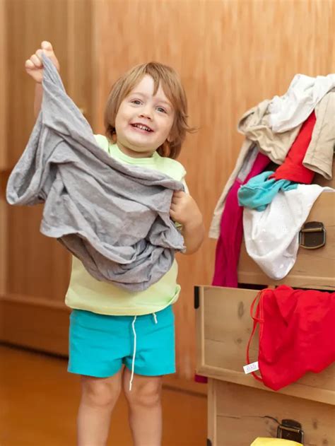 Tips Melatih Anak Memakai Baju Sendiri - DokterSehat - balustradellc