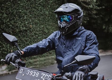 Tips Memilih Kacamata Hitam untuk Naik Motor - balustradellc