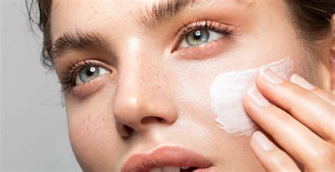 Tips Memilih Pelembab Wajah untuk Musim Kemarau - Akurat.co - balustradellc