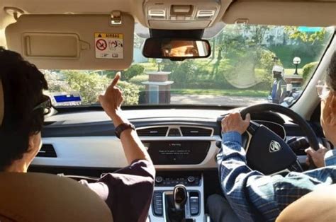 Tips Mengemudi untuk Pemula agar Lebih Percaya Diri - balustradellc