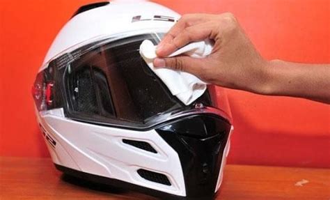 Tips Menghilangkan Baret Kaca Helm - Kit vs Alfaglos Compound - balustradellc