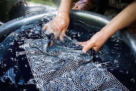 Tips Merawat Pakaian Batik - balustradellc