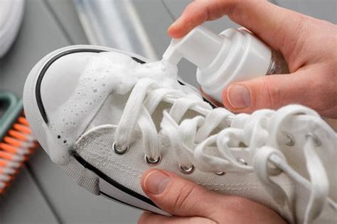 Tips Merawat Sepatu Kanvas - balustradellc