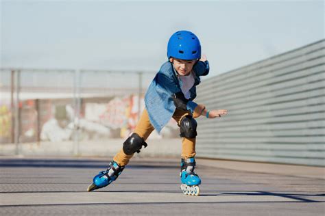 Tips Mudah Bermain Sepatu Roda untuk Pemula - balustradellc
