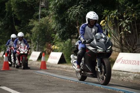 Tips Naik Motor Sport Biar Tidak Cepat Pegal - balustradellc