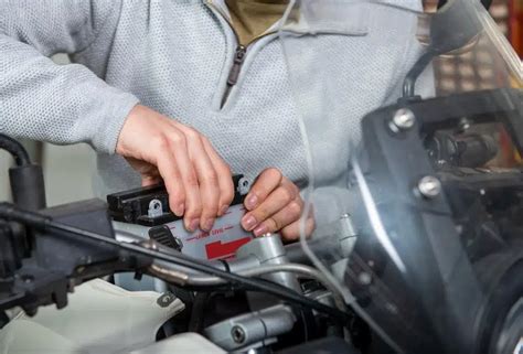 Tips Perawatan Aki Motor Saat Jarang Dipakai - balustradellc