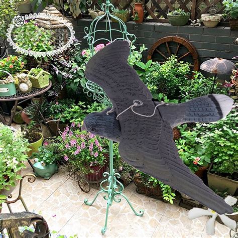 TOOGOO Realistic Flng Bird Hawk Pigeon Decoy Pest Control Garden …