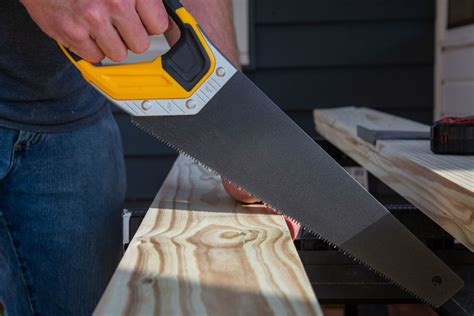 Top 10 Best Hand Saws Reviewed - balustradellc