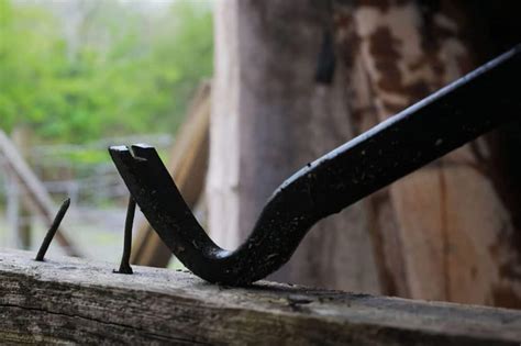 Top 10 Essential Off-Grid Tools To Have On Hand - balustradellc