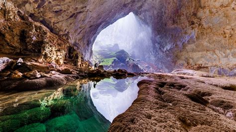 Top 10 Greatest Natural Caves in the World - Wonderslist - balustradellc