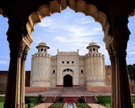 Top 10 Lagest Forts Of Pakistan - Biggest … - wintechmobiles.com
