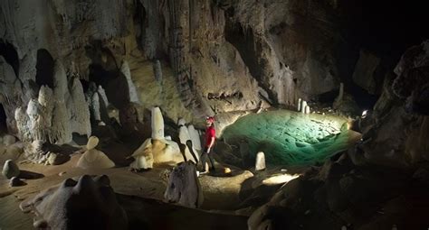 Top 10 Largest Caves in the World - WhiteClouds - balustradellc