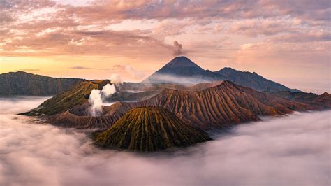 Top 10 Volcano Mountains in Indonesia to Climb - balustradellc