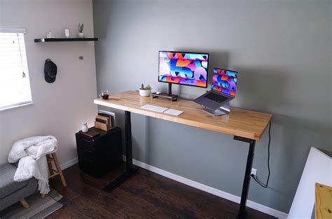 Top 24 Minimalist Desk Setup Ideas for 2024 - Maker … - balustradellc