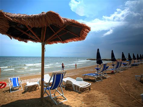 Top 7 campsites with sandy beaches in Italy - AdriaCamps - balustradellc