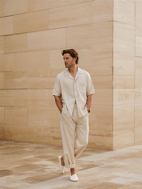Top Minimalist Fashion for Men: Stylish & Simple Looks in 2026 - balustradellc