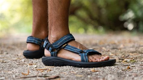 Top Outdoor Sandals for Hiking - Men’s & Women’s Durable Options - balustradellc