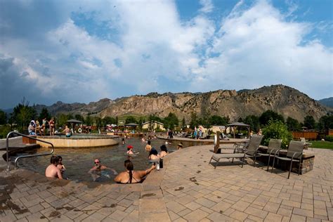 Top Scenic Hot Springs Around the World for Relaxation - balustradellc