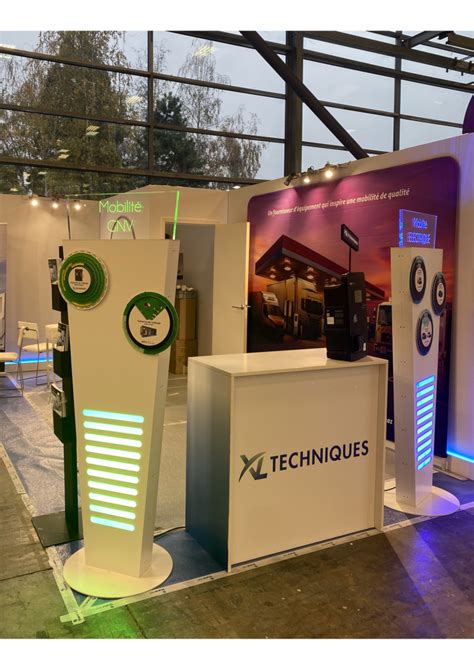 Totems - Alexis Moyer Pottery /The Pot Shop - muktibox.com