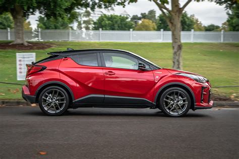 TOYOTA C-HR HYBRID.