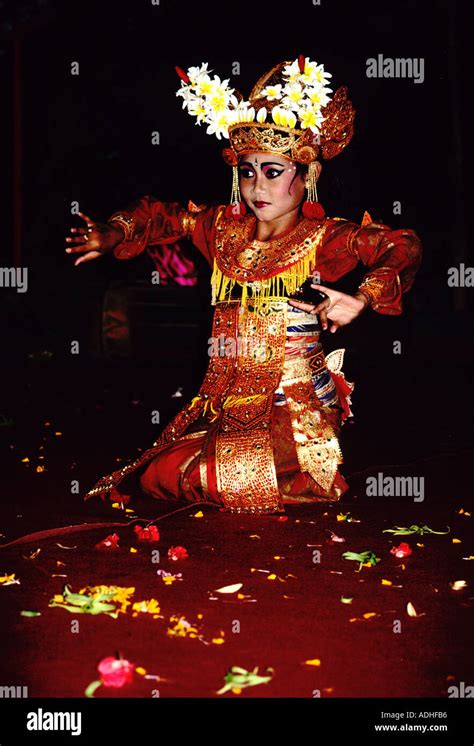 Traditional Balinese Dancer with Ornate Costume - Pexels - balustradellc