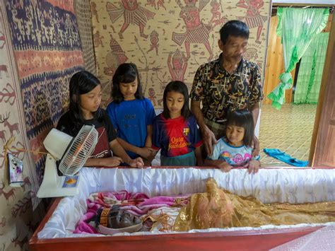 Traditional Indonesian Funeral Customs | Ycrugub - balustradellc