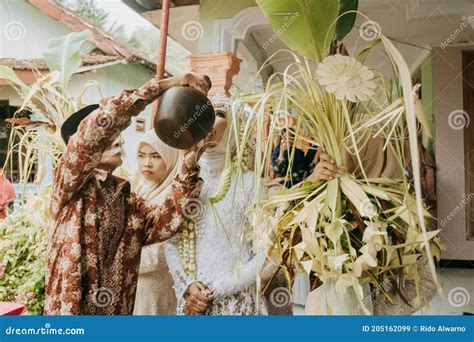 Traditional Javanese Wedding Ceremonies - JagadKejawen - balustradellc