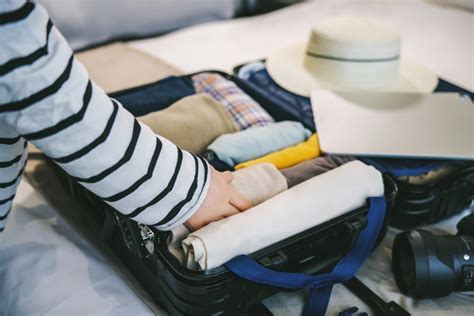 Travel Checklist Guide: Documents, Cloth, Gadgets, … - balustradellc