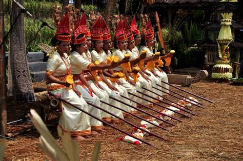 Tribes in South Sulawesi - wintechmobiles.com