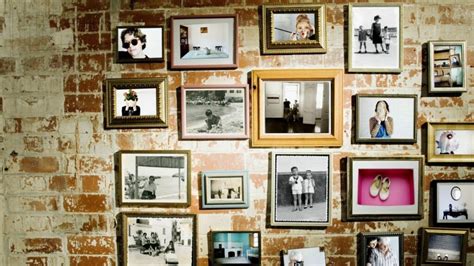 Trik Menyusun Galeri Foto di Dinding - balustradellc