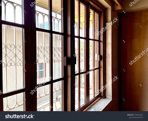 Trying to build a classic wooden window without any ... - balustradellc