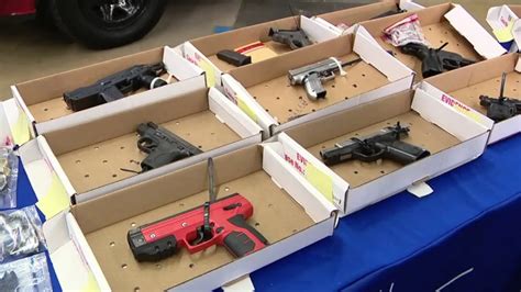 TSA confiscates record number of firearms at Midway airport this year