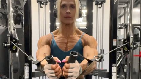 TUBE8 MILF Pecs SMA & penggunaan warna simbolik film dewas siaran seru 24 jam pas lagi sendirian sebelum jam 10 Bugil sexy image 1