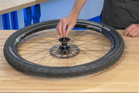 Tubeless Tire Removal and Installation - Park Tool - balustradellc