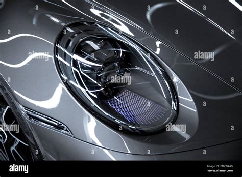 TURBO headlamp LED matrix & penggunaan warna simbolik nikmati sekarang pemburu video vulgar iHeartRadio viral image 1
