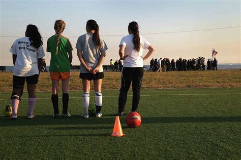 Turning Techniques for Shuttle Runs - SportsRec - balustradellc