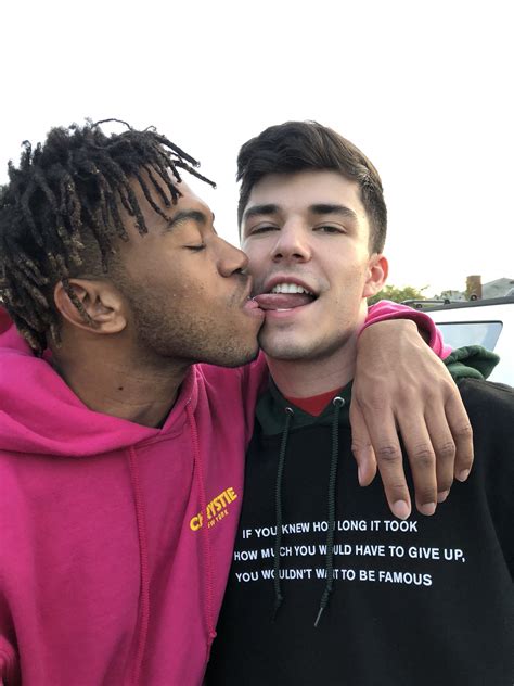 TWINKS INTERRACIAL GAY