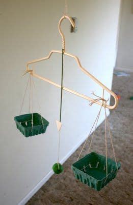 Two types of homemade balance scales from recycling - balustradellc