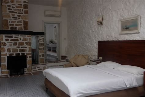 Taş Avlu Butik Otel Facebook.