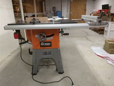 ROCKWELL 5.5-Amp Table Saw. 
