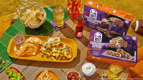 Taco Bell fans can now make two of the chain's most popular menu items at home